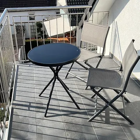 Apartment Charmantes Studio-apartment Im Herzen Von Neureut - Fussbodenheizung, Regendusche, Waschmaschine, Stellplatz