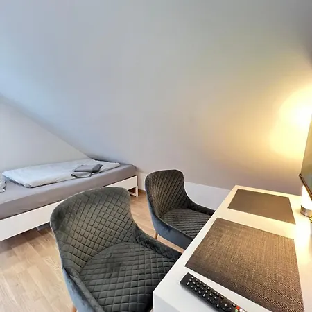 아파트 Charmantes Studio-apartment Im Herzen Von Neureut - Fussbodenheizung, Regendusche, Waschmaschine, Stellplatz 카를스루에