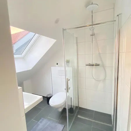 Charmantes Studio-apartment Im Herzen Von Neureut - Fussbodenheizung, Regendusche, Waschmaschine, Stellplatz * Karlsruhe