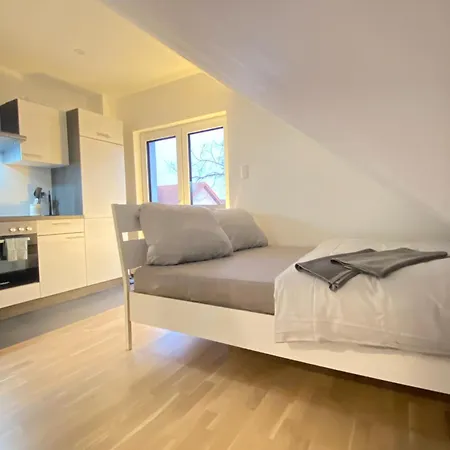 Charmantes Studio-apartment Im Herzen Von Neureut - Fussbodenheizung, Regendusche, Waschmaschine, Stellplatz Apartman